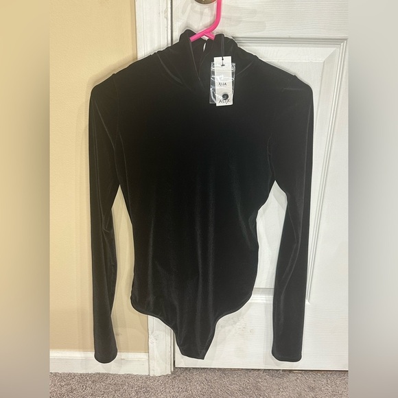 ALIX New York Black Velvet Mock Neck Long Sleeve Bodysuit Size Small - Picture 6 of 6